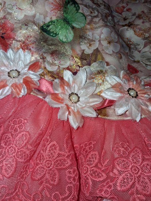 Нарядна сукня для дівчинки, розмір 98, як нова