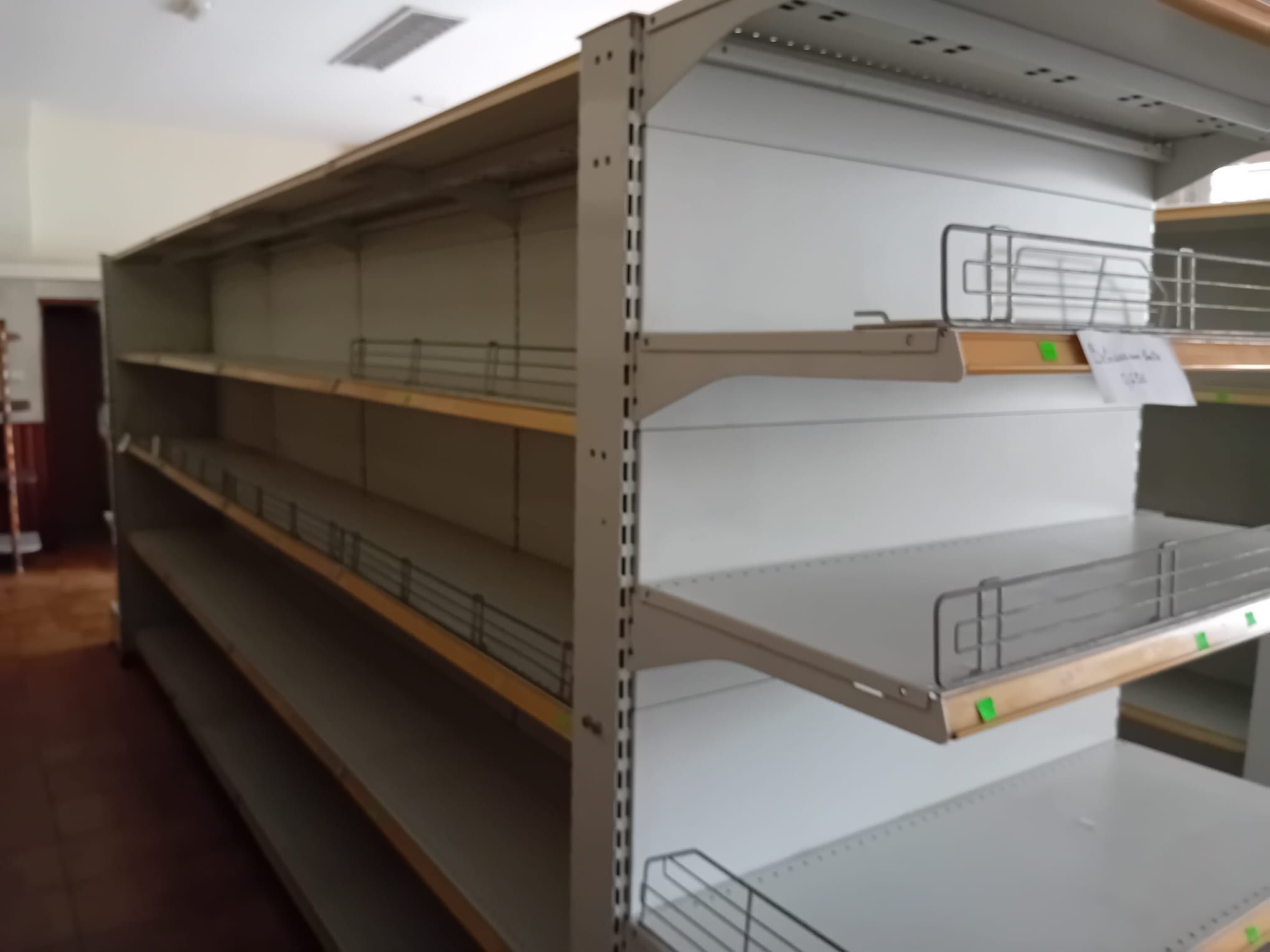 Diversas peças de minimercado