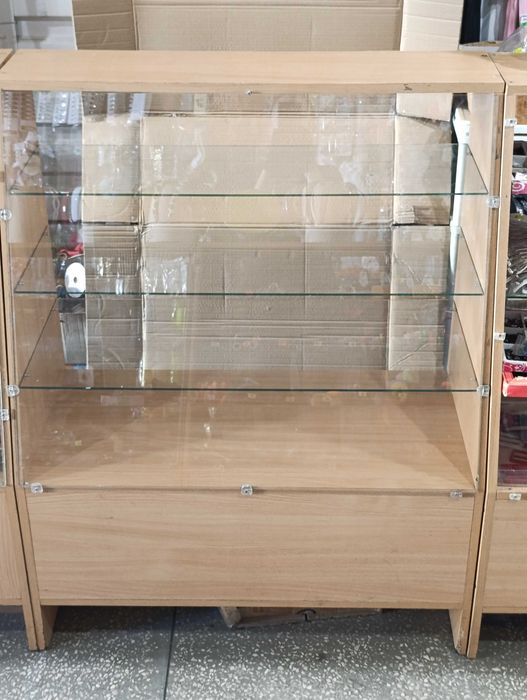 Вітрина торговельна