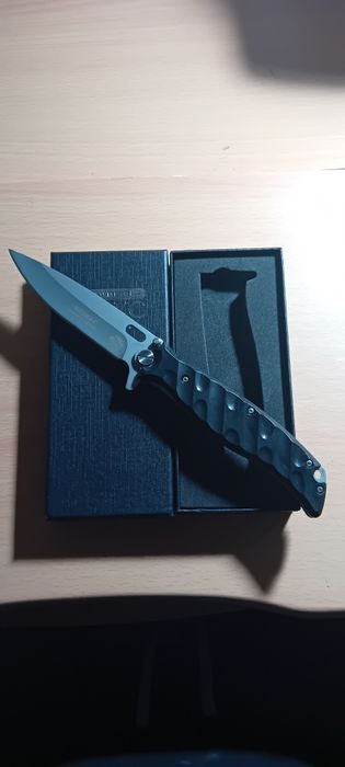 Uma faca preta em bom estado