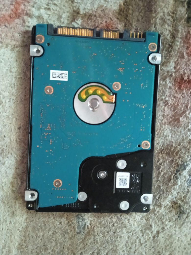Продам HDD Toshiba 500 gb 2.5 SATA напів живий