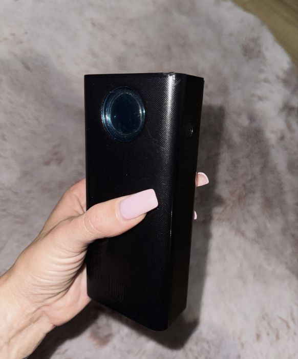Powerbank Baseus 65 W 30000 mAh.