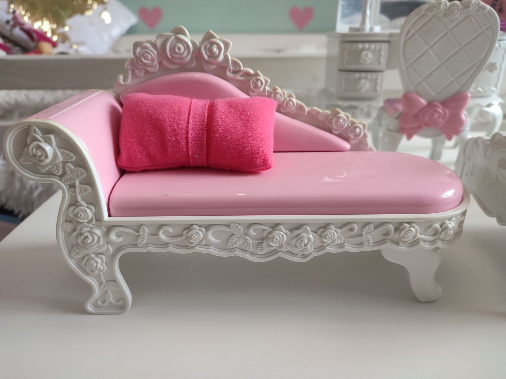 Меблі для ляльок, ліжко, диван, туалетний столик, аксесуари