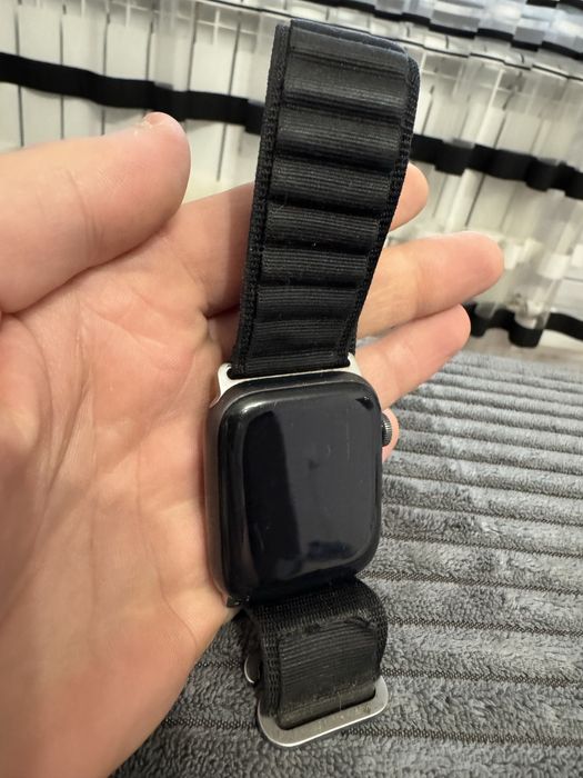 Продам Apple Watch 4 , 44 мм