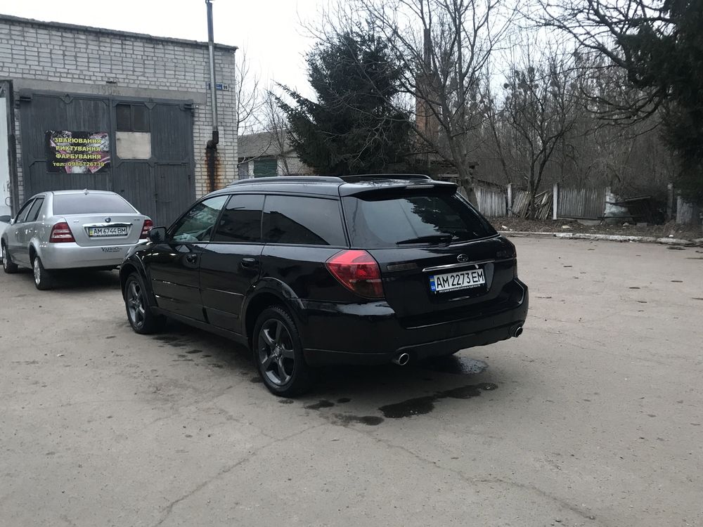 Кришка багажніка Subaru Outback