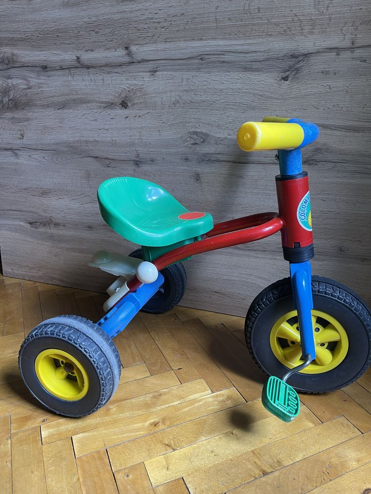 Трёхколёсный детский велосипед