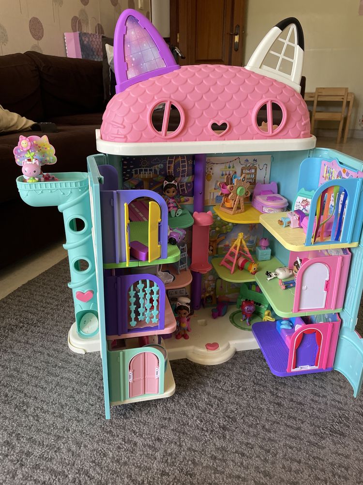 Casa Gabby Dollhouse