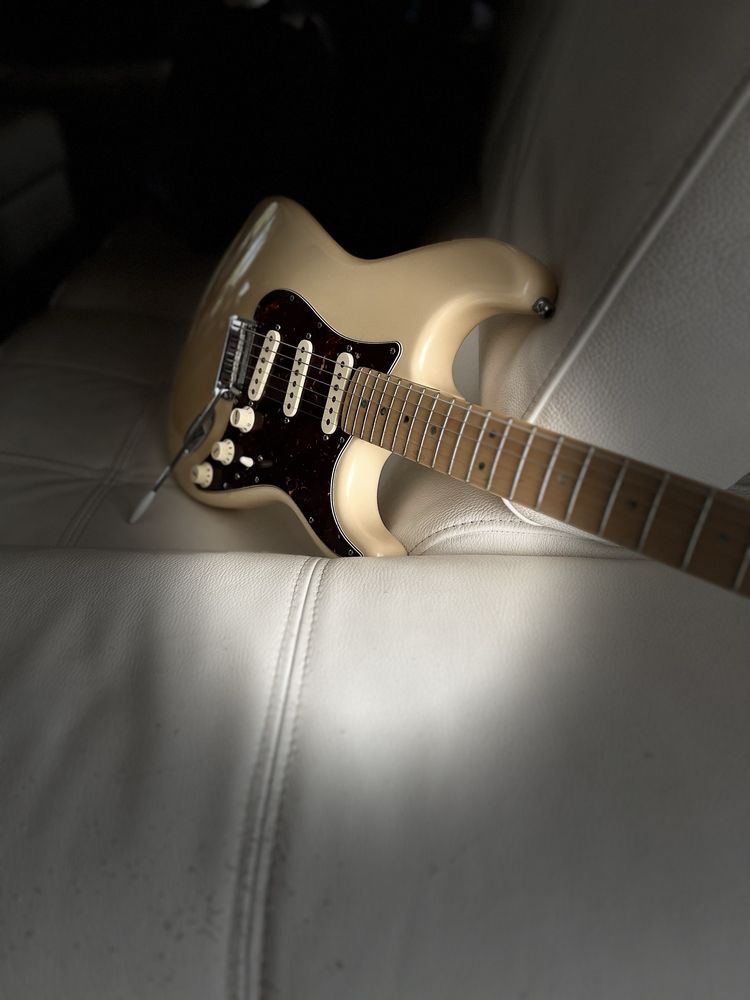 Fender American Deluxe Stratocaster SCN plus Case
