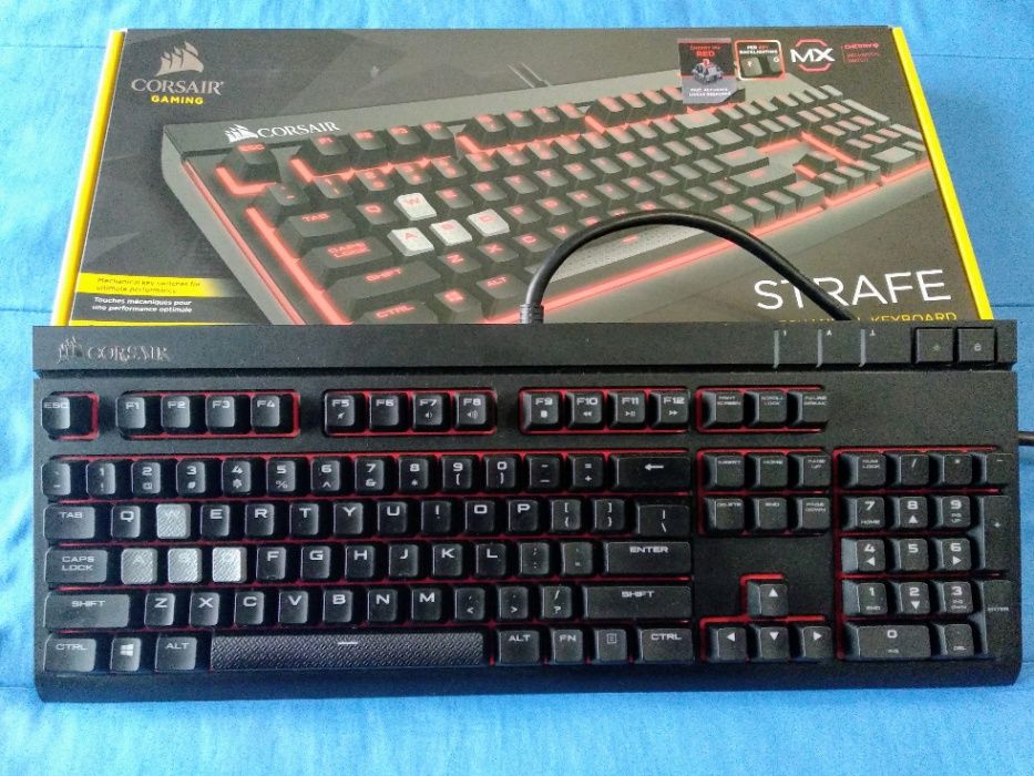 Teclado Mecânico Corsair Strafe