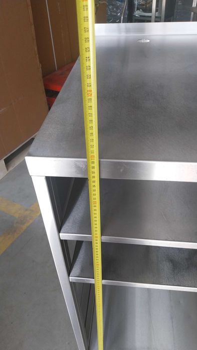 Podstawa pod piec z półkami i dziurą na podłączenie wody 67x77x110 cm