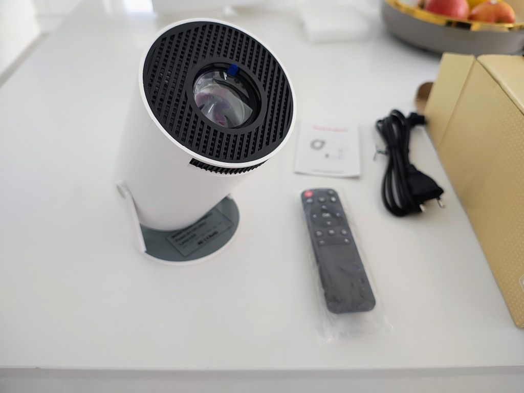 Nowy Projektor HY300