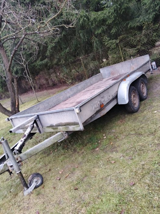 Przyczepka samochodowa