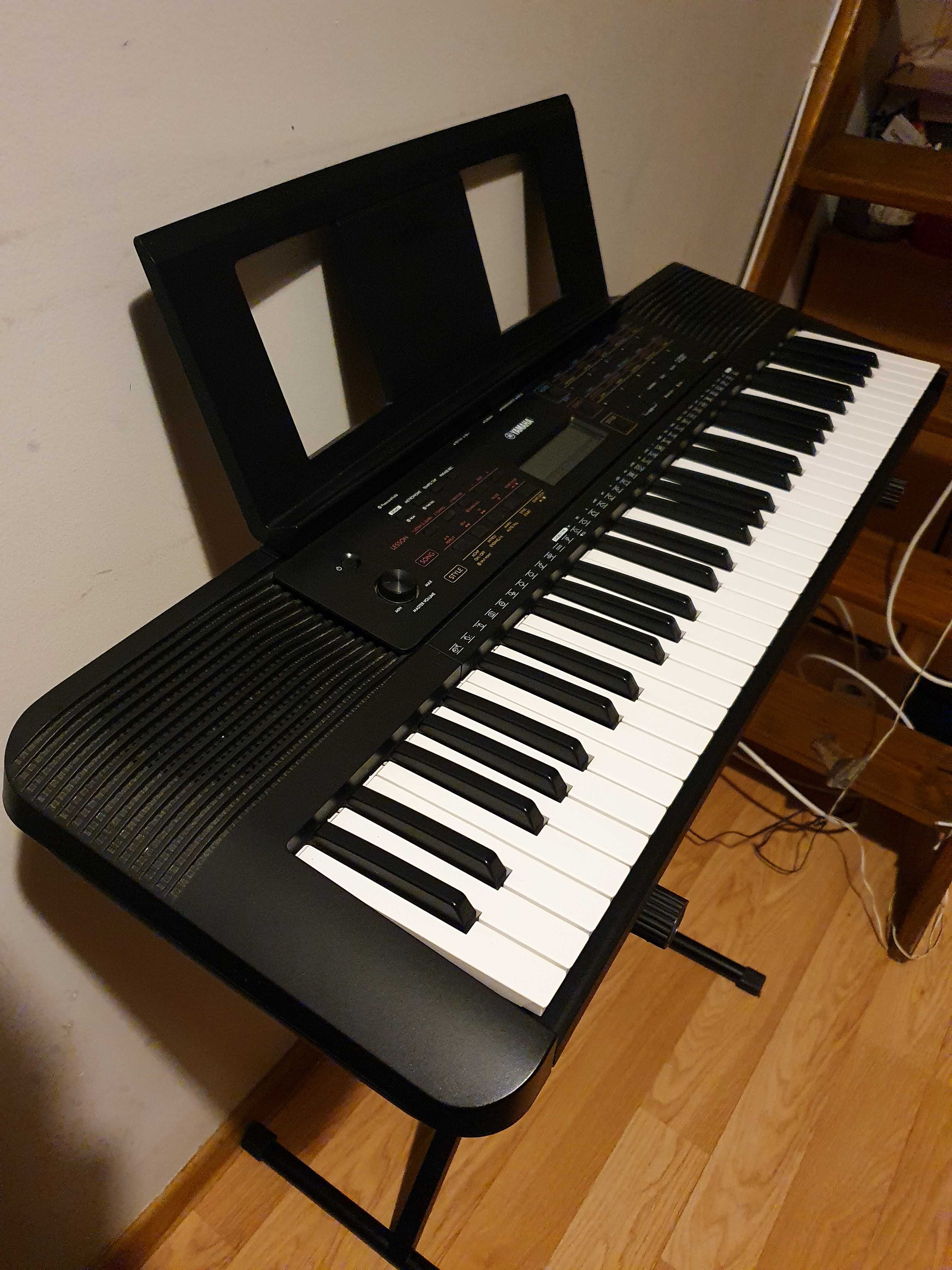 Yamaha PSR-E273 – keyboard dla początkujących i średnio zaawansowanych