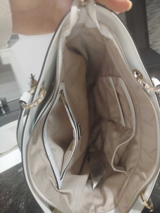 Mala GUESS como nova