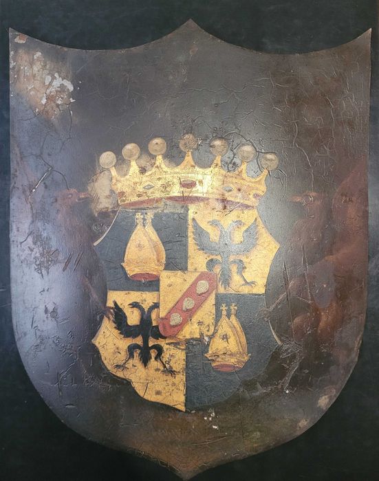 Stary kartusz herbowy, herb szlachecki z Kurlandii, zabytkowy, antyk.