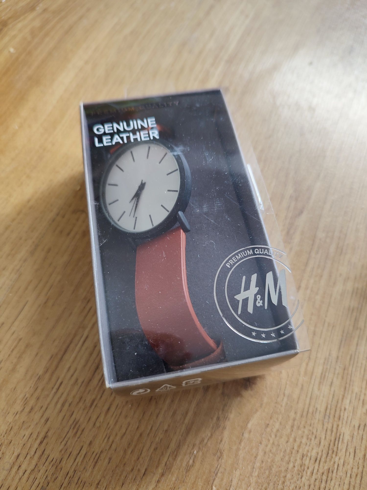Relógio da H&M em pele