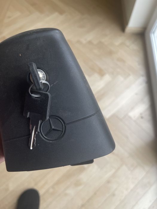 Bagaznik dachowy do mercedes w 213 marki mercedes ,na 3  rowery .