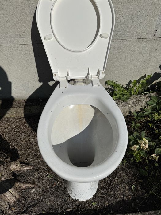 Sedes WC Ubikacja z deską / kibel