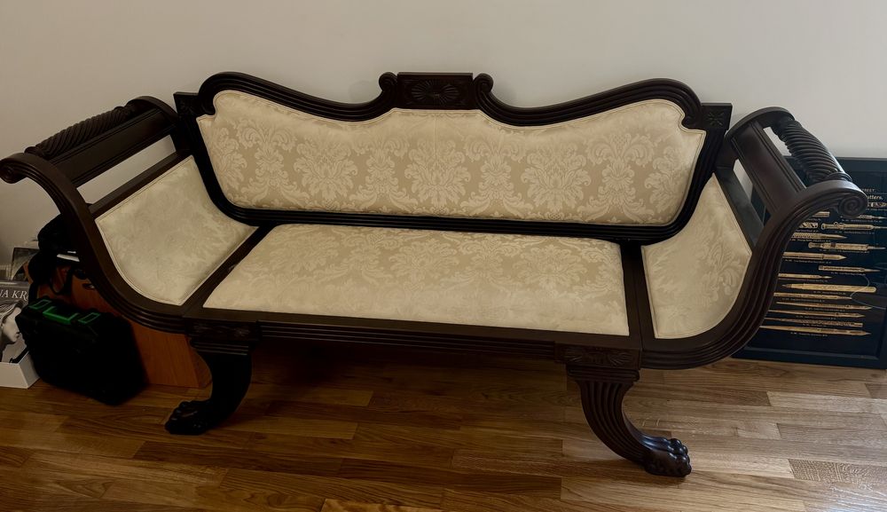Canapé Luís XV clássico
