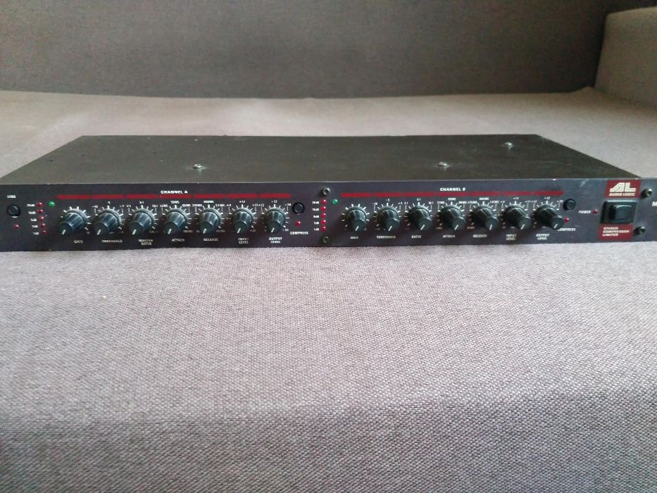 Студійний стереокомпресор/лімітер Audio Logic MT66