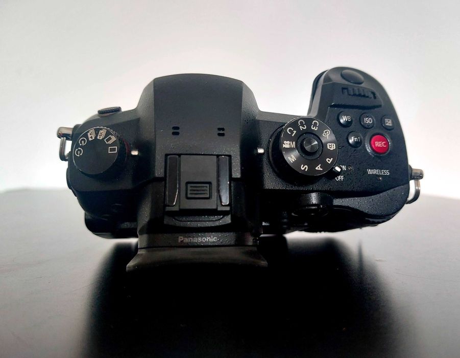 Aparat Panasonic Lumix GH5S body  2 baterie bezlusterkowiec 4K futerał