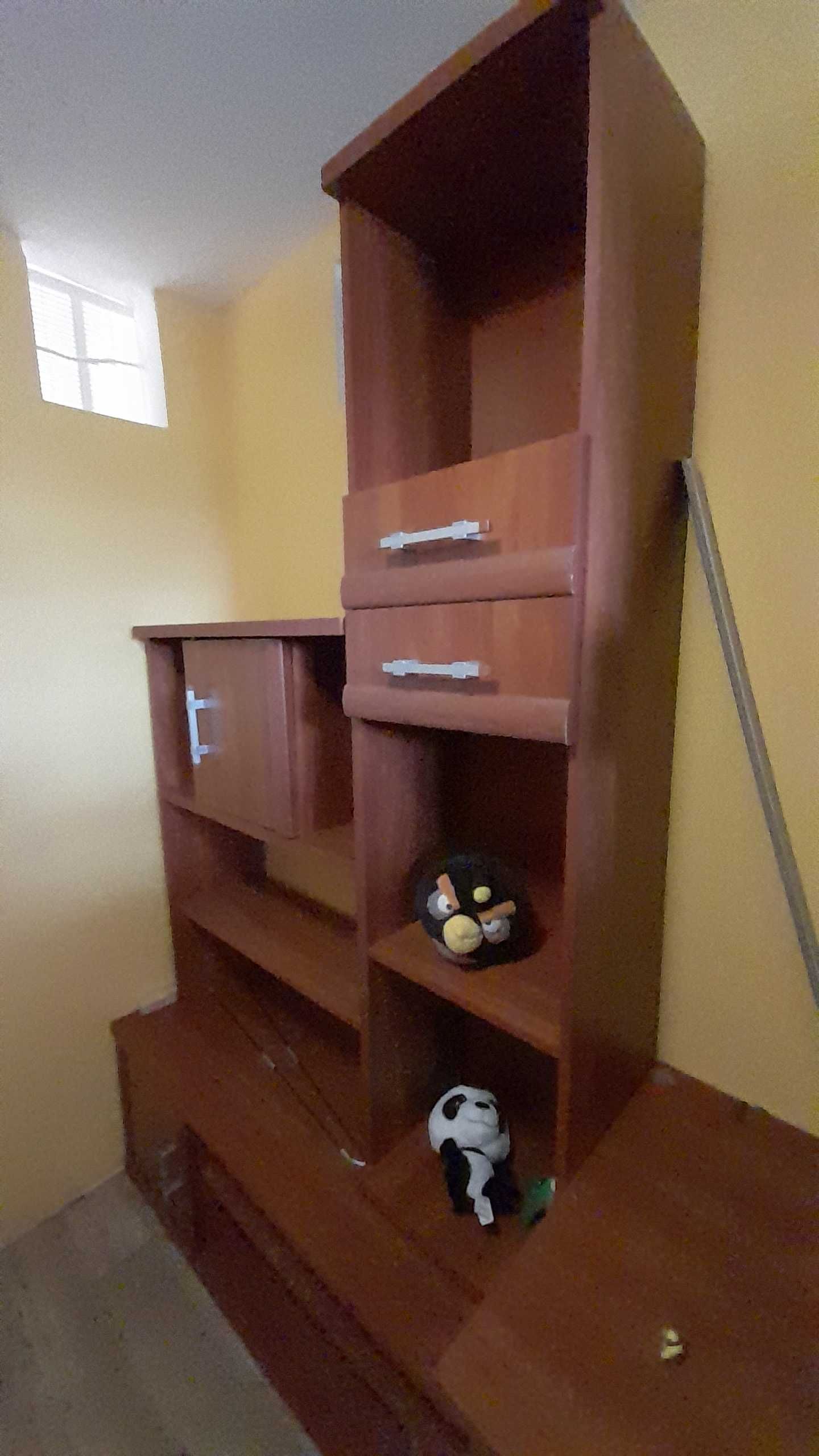 meble do pokoju, widoczne na zdjęciu -zestaw