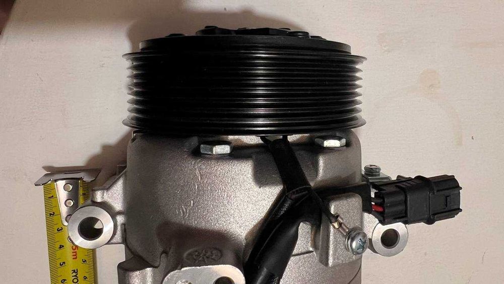 Компресор кондиціонера 6CVC140E 388105AAA03 388105AAA01