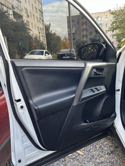 Продам Toyota RAV 4