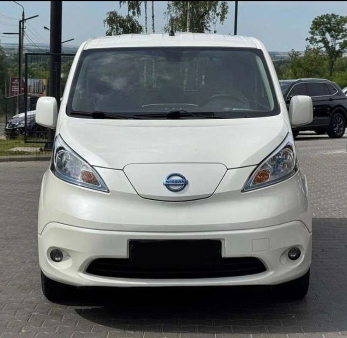 Продам Nisan NV 200 e