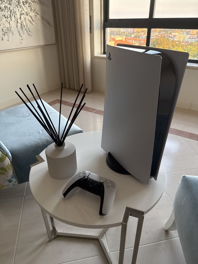 PS5 Standart com Disco + Comando