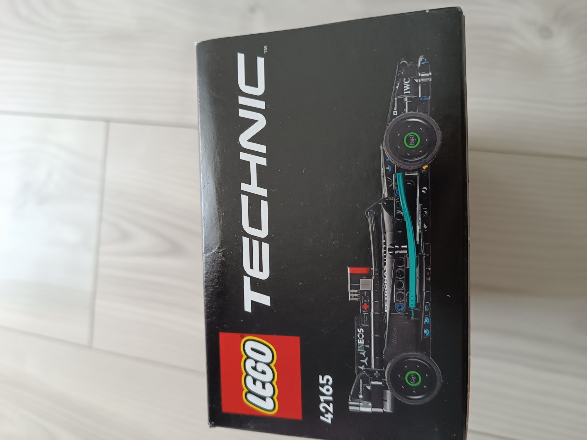 LEGO Technic Mercedes-AMG F1 dla 7 latka