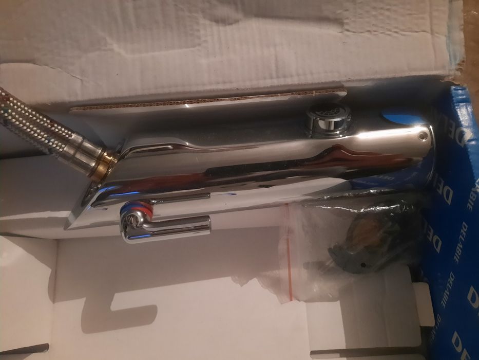 Torneira Delabie, nova, de sensor