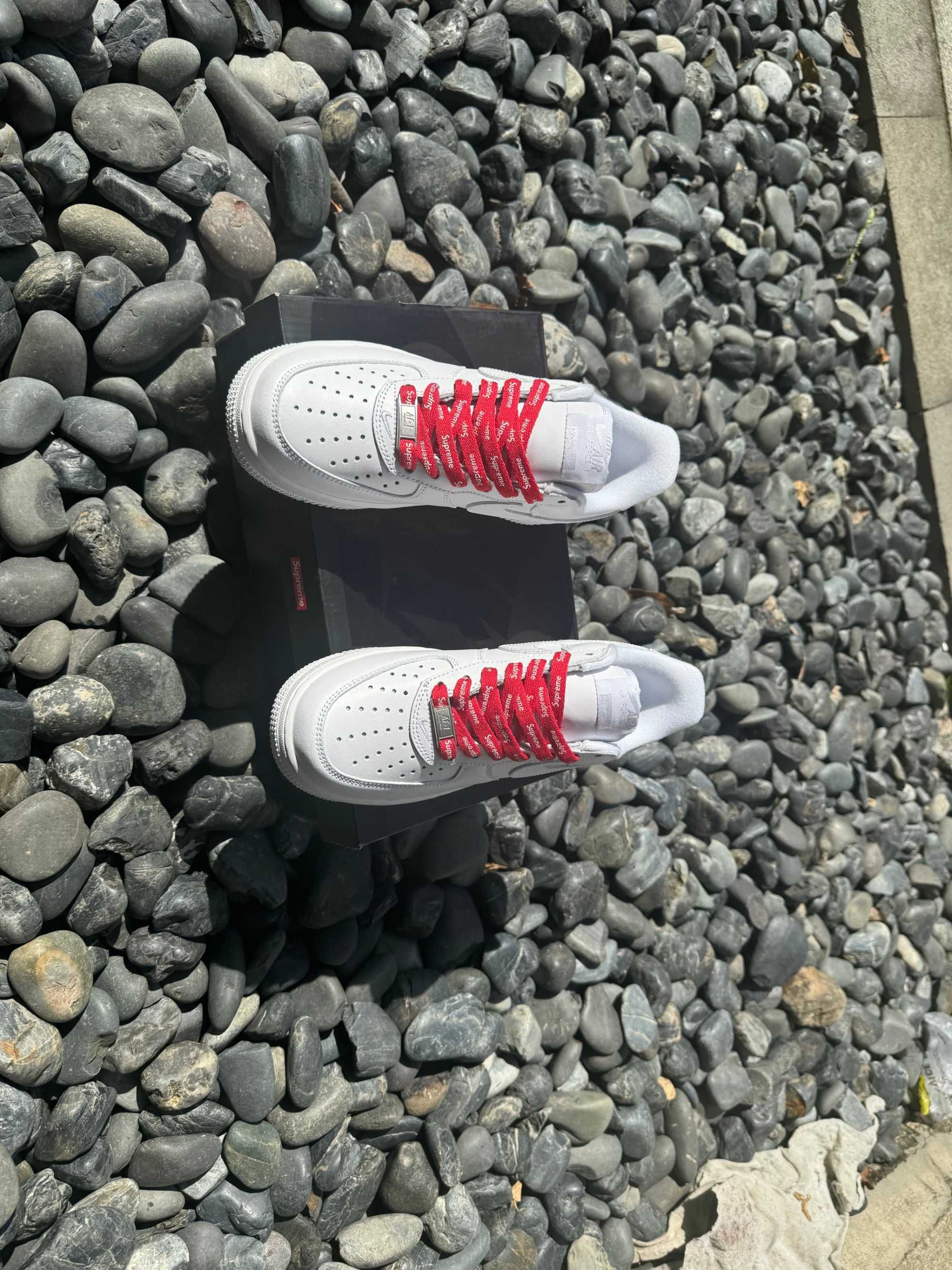 Nike Air Force 1 Low Supreme White r.43