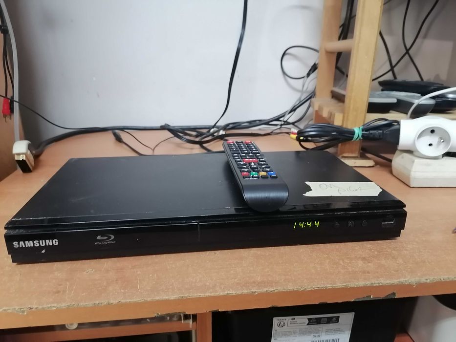 Odtwarzacz BluRay Samsung BD-E5300 pilot