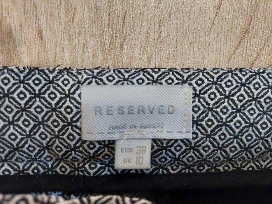 Spodnie damskie reserved– rozmiar 38 (UK 10, EUR 38)