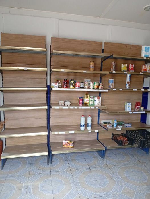 Prateleiras ( estantes)