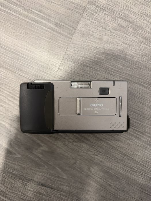 Máquina Fotográfica Sanyo VPC-G200