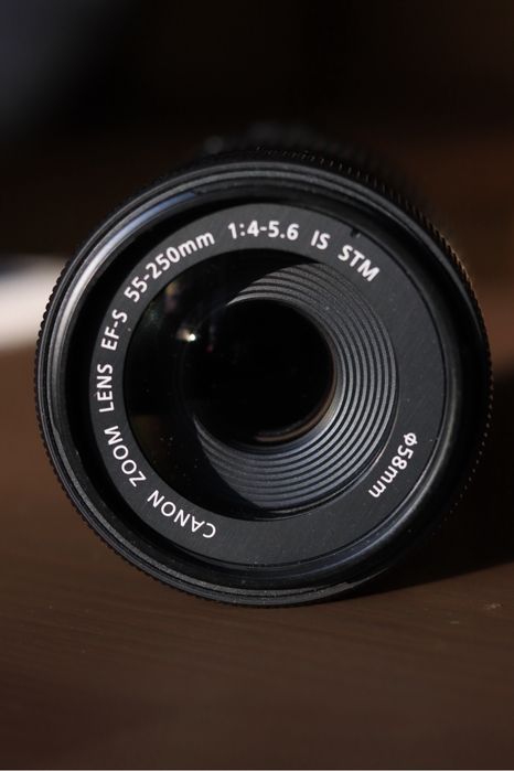 Obiektyw Canon EF-S 55-250mm 1:4-5.6 IS STM