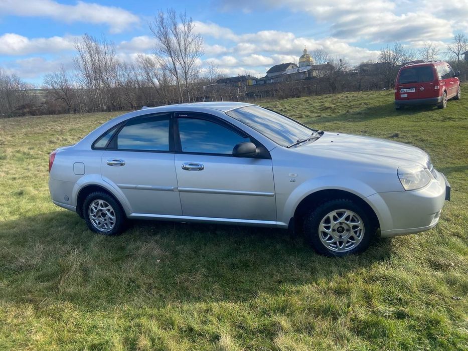 Продам лачетті в хорошому стані