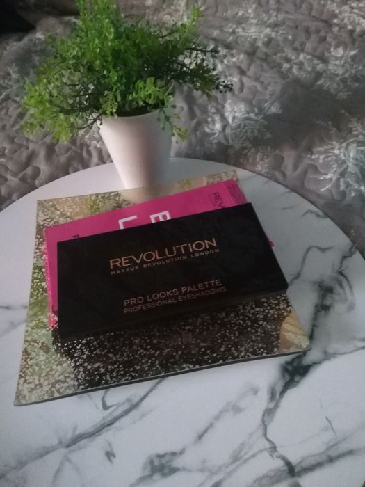 Sprzedam paletkę MUR Big Love