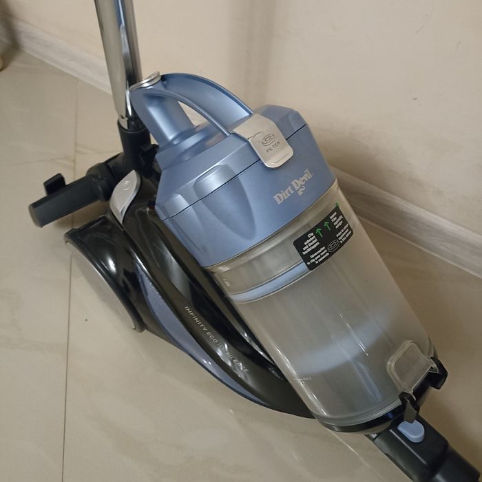 Продам пилосос dirt devil