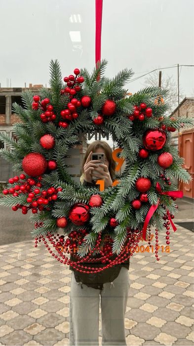 Новорічні віночки на двері