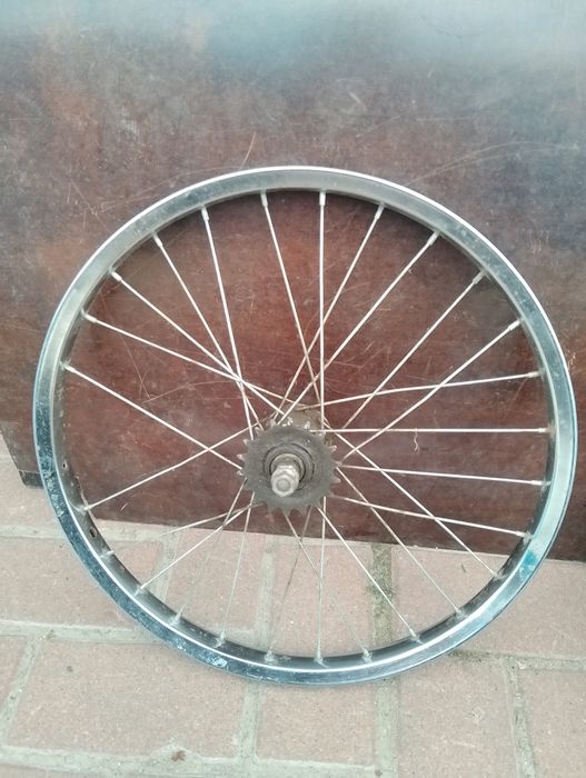 Колесо задние  металлическое на 20