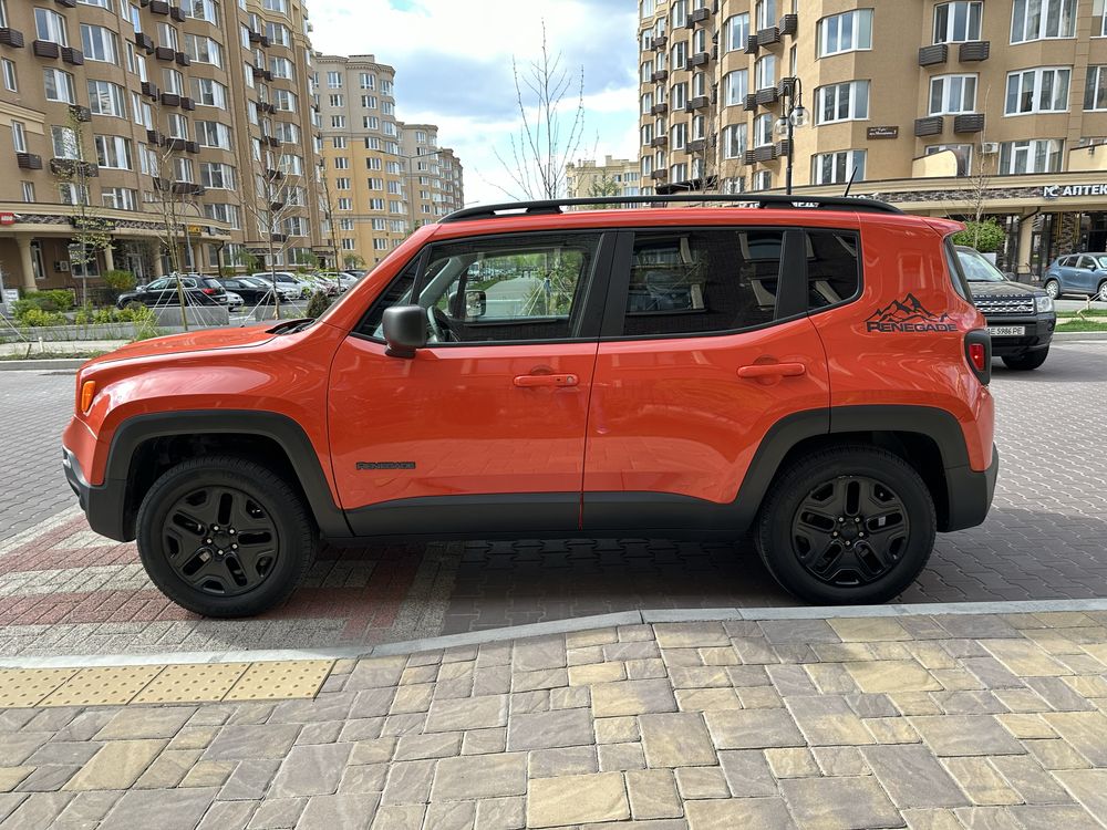 Renegade 2018 з ГБО, 4x4, CarPlay, Безключовий доступ