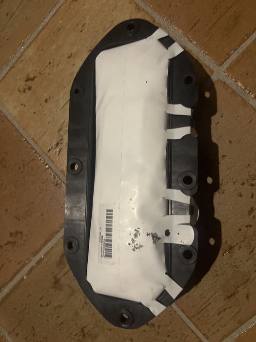 Jaguar iPace airbag passageiro e airbag capot