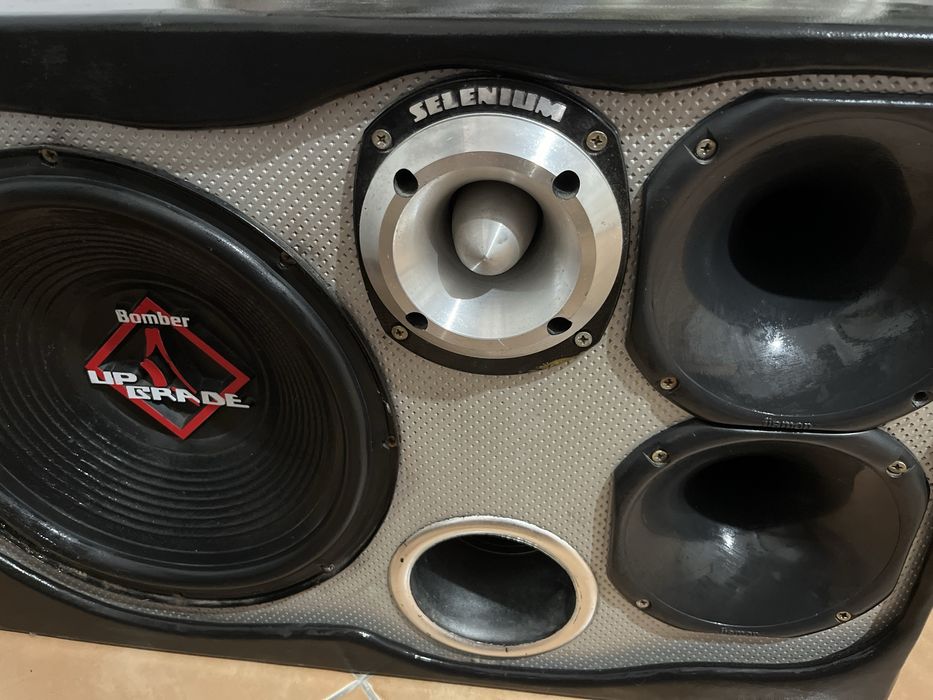 Vendo som automotivo ja com modulo stet som esta a funcionar normal !