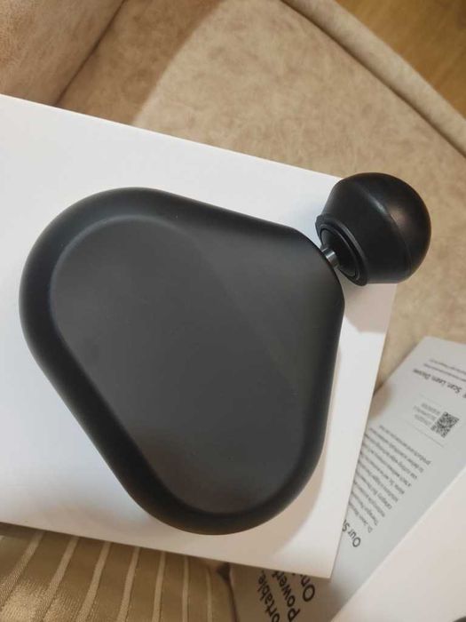 Масажер перкусійний Theragun Mini G4 Black