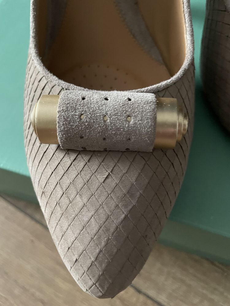Szpilki Clarks rozmiar 38