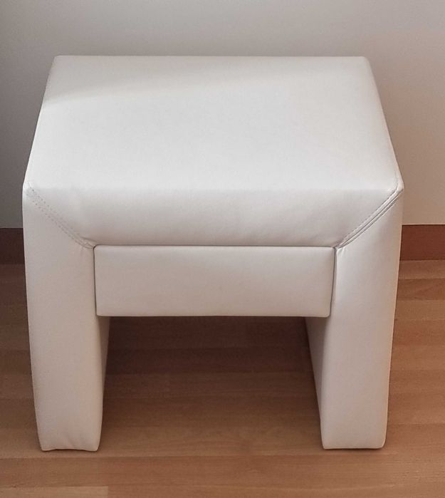 Cama de casal branca