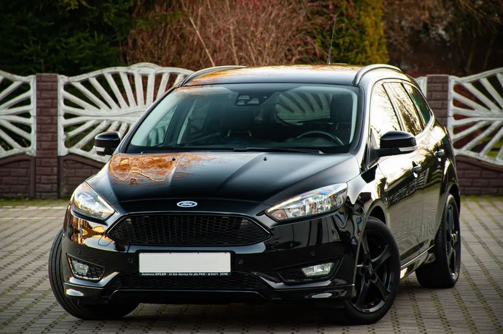 Ford Focus **FULL ST LINE** Limited BLACK Edition *LED*Tablet*Sam Parkuje*